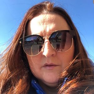 Meet your Posher, Annie